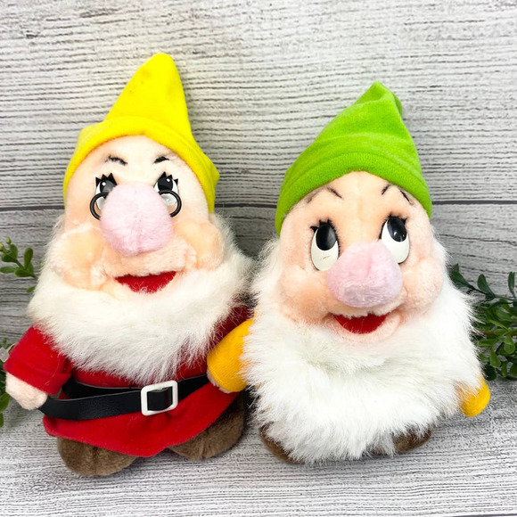 VNT Disneyland Walt Disney World Dwarf Plus Set of Two - Picture 1 of 9